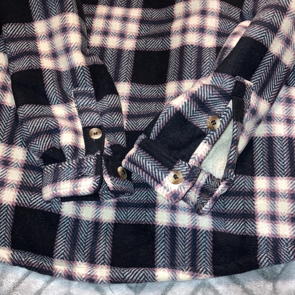 New with tags Leehanton woman’s plaid flannel jacket. Size M - Picture 6 of 7